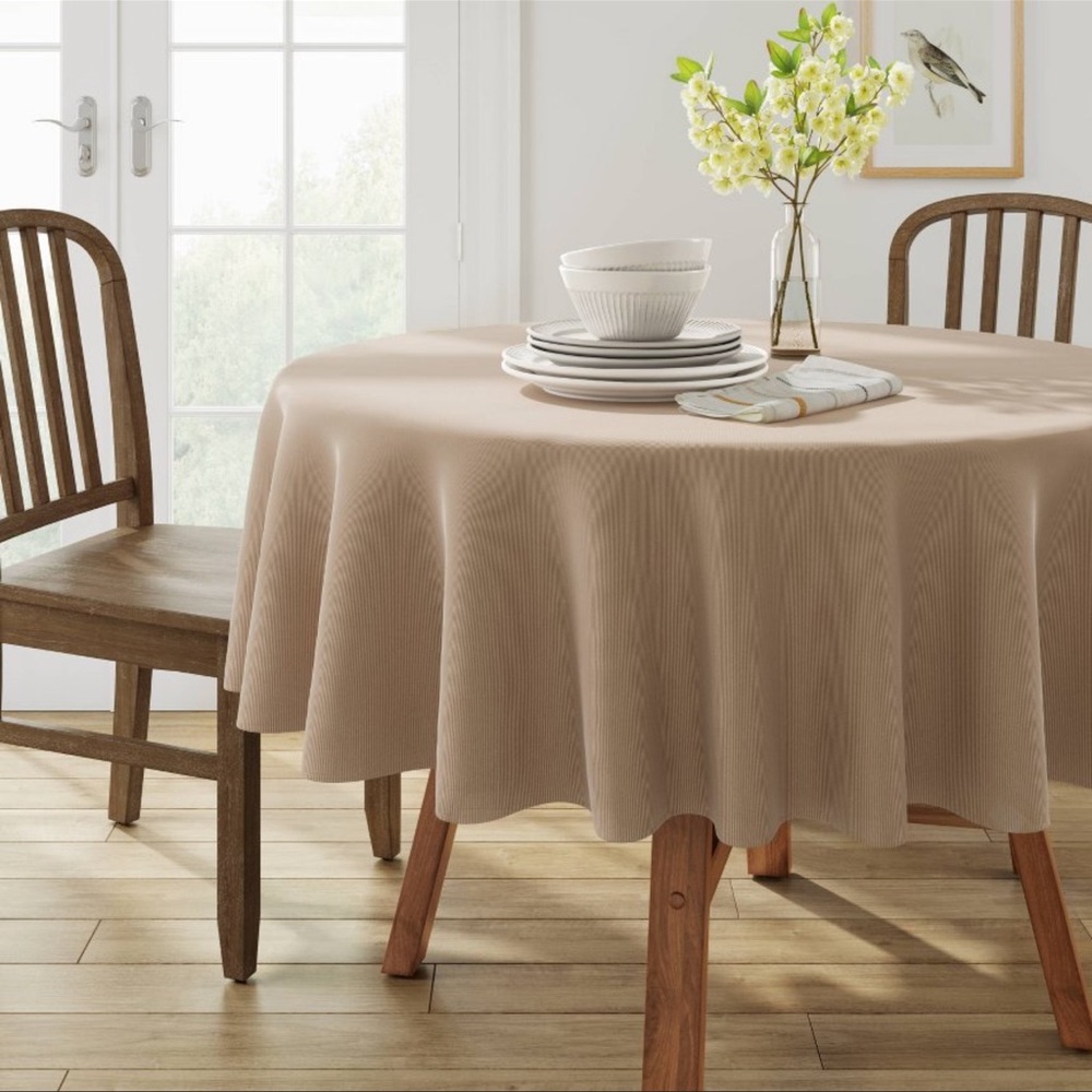 NWOT, Threshold: Round Cotton Blend, Fall Decor, 70" Solid Tablecloth, Natural